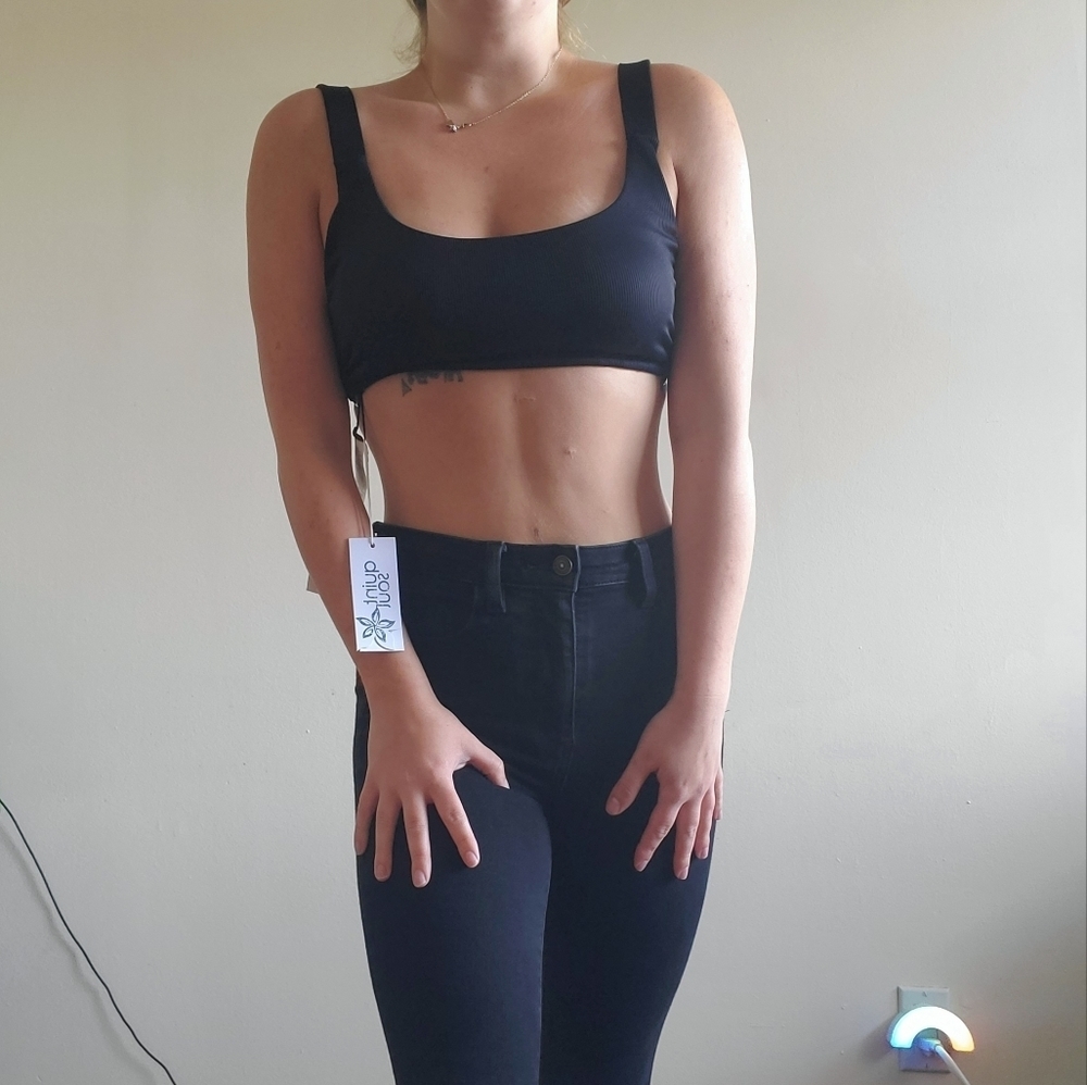 Nwt bikini top, large